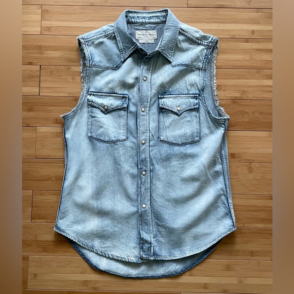 Imogene + WIllie Sleeveless Leach Washed Pearl Snap Denim Shirt Large - Picture 1 of 4